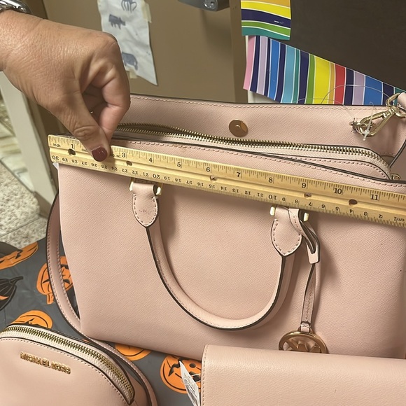 Michael Kors Bundle - Picture 10 of 16